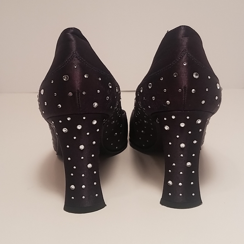 J. Renee Couture Collection 9M size 3" heel